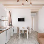 Lido Blu - Beachfront & Apartment *