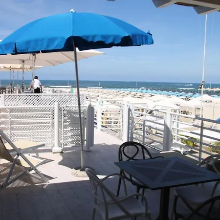 Lido Blu - Beachfront & Apartament