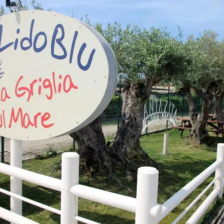 Apartament Lido Blu - Beachfront & Lido di Camaiore