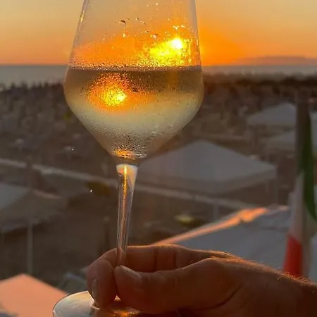 Lido Blu - Beachfront & * Lido di Camaiore