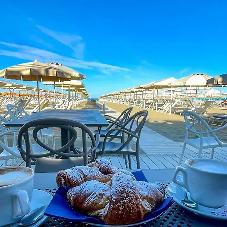 Lido Blu - Beachfront & Apartament