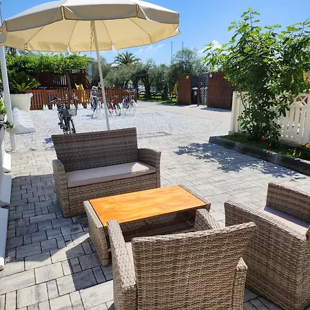 Lido Blu - Beachfront & Apartament