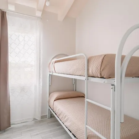 Lido Blu - Beachfront & Apartament *