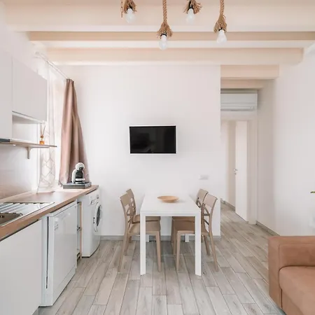 Lido Blu - Beachfront & Apartament *