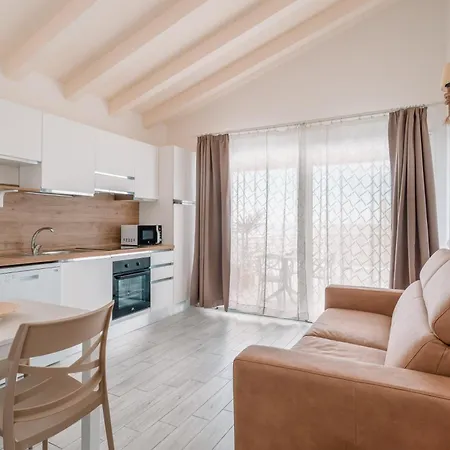 Lido Blu - Beachfront & Apartament Lido di Camaiore