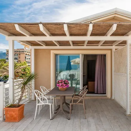 Apartment Lido Blu - Beachfront &