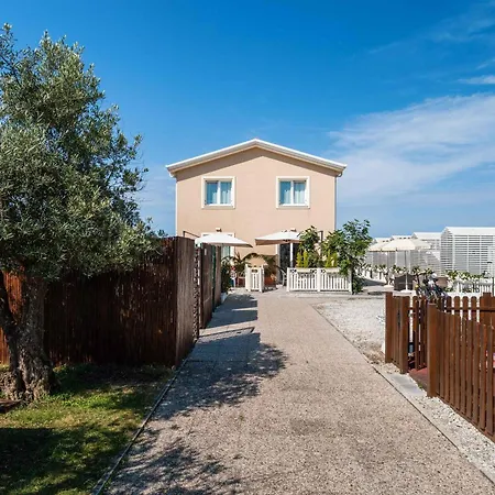 Lido Blu - Beachfront & Apartment *