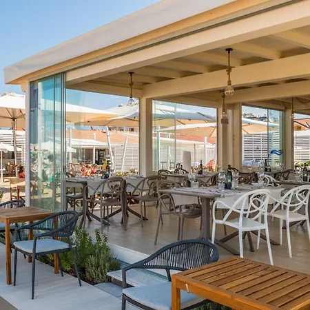 Lido Blu - Beachfront & Apartment *